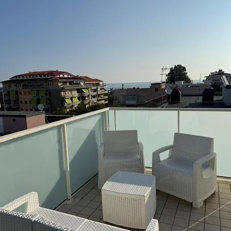 Дом отдыха Pescara Beach *